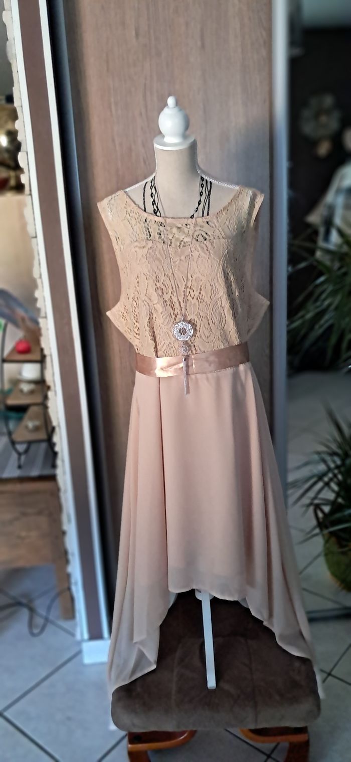 Robe de soirée couleur chair - photo numéro 4