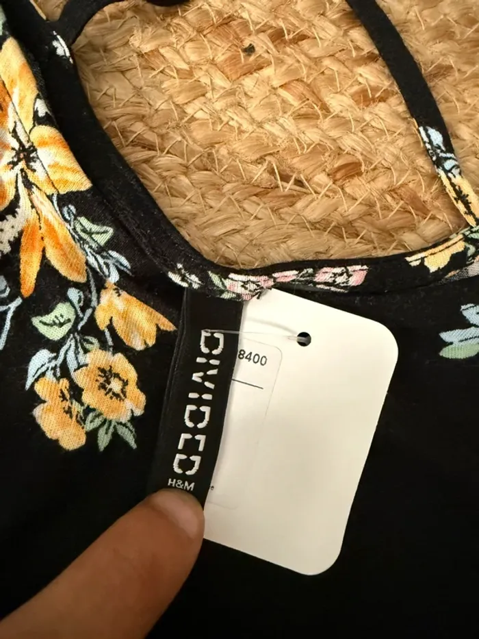 Combishort H&M Divided Noir Imprimé Floral Bretelles Croisées - Taille S Neuf avec étiquette - photo numéro 2