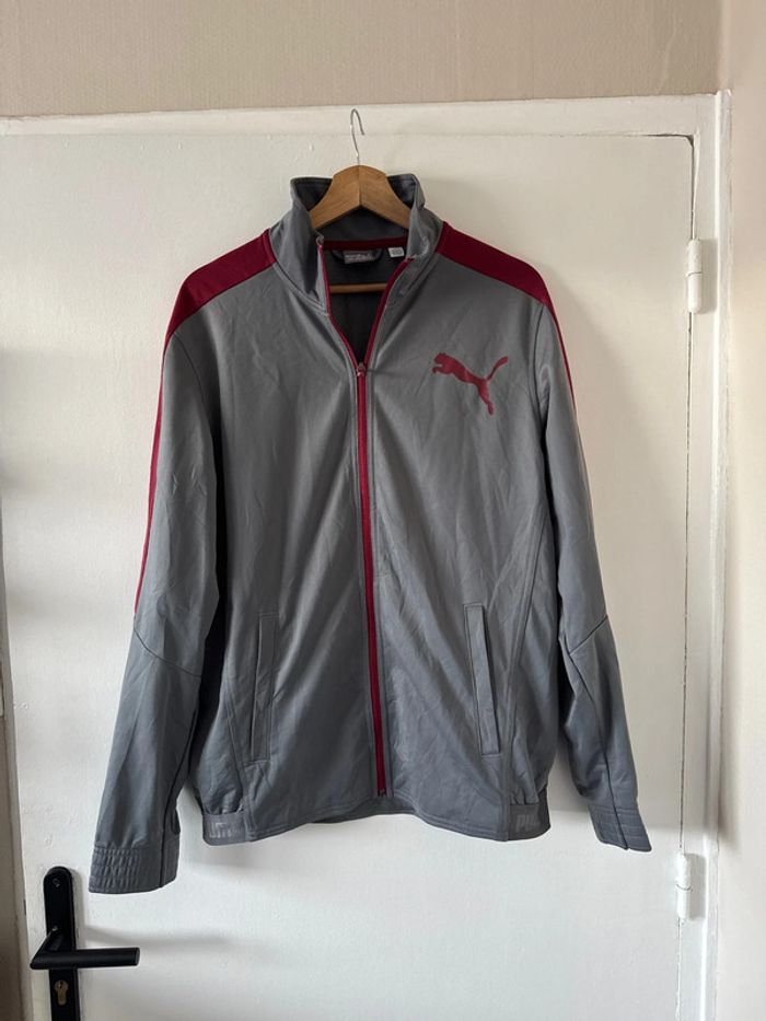 Veste Puma grise et rouge à zip – Taille M – Très bon état