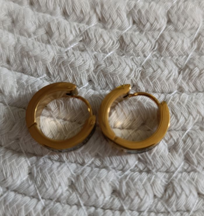 Boucles d oreilles miu miu - photo numéro 2