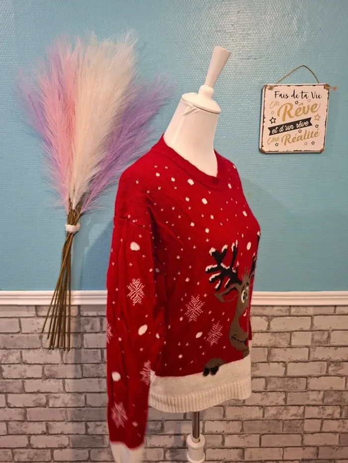🎄 Pull de Noël rouge avec motif renne 🎄 - photo numéro 2