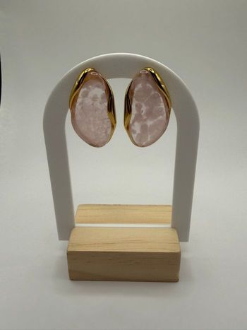 Boucle d’oreille en résine - rose 