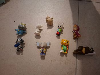 Lot 9 tonies
