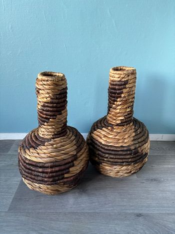 Lot déco : 2 grandes bouteilles en fibres naturelles tressées