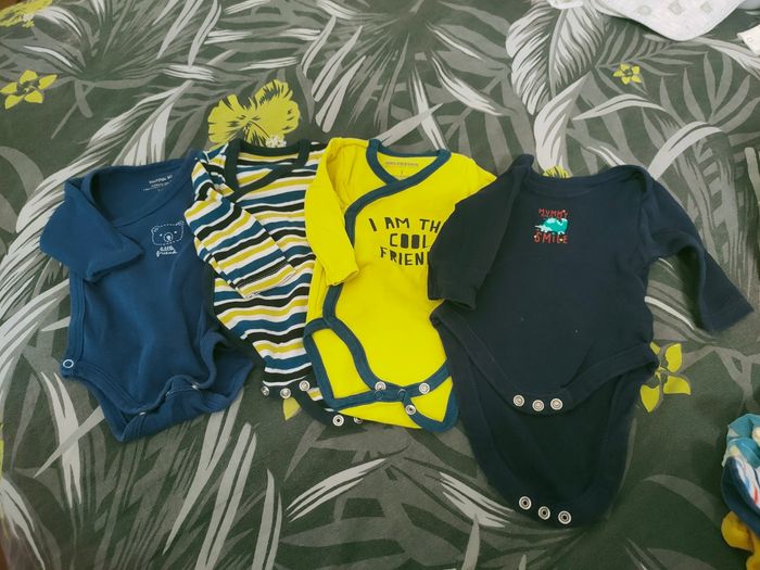Lot de 4 bodys manches longues