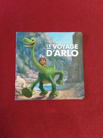 Le voyage d'Arlo " Disney monde enchanté "