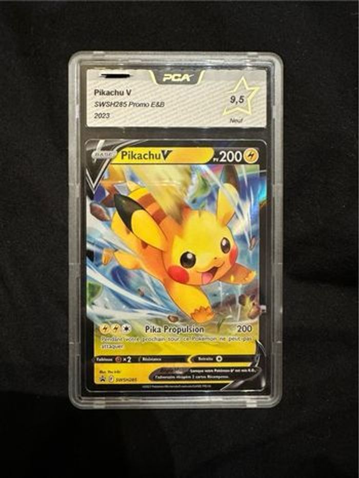 Pikachu V Promo E&B SWSH285 - PCA 9.5