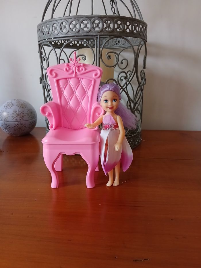 Petite Poupée/robe-pétales + Fauteuil - photo numéro 5