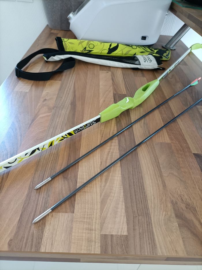 Arc débutant adulte XL decathlon + 2 flèches