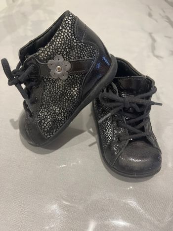 Chaussures T 19 📦🙃