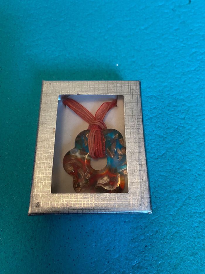 Collier fantaisie Neuf, jamais porté