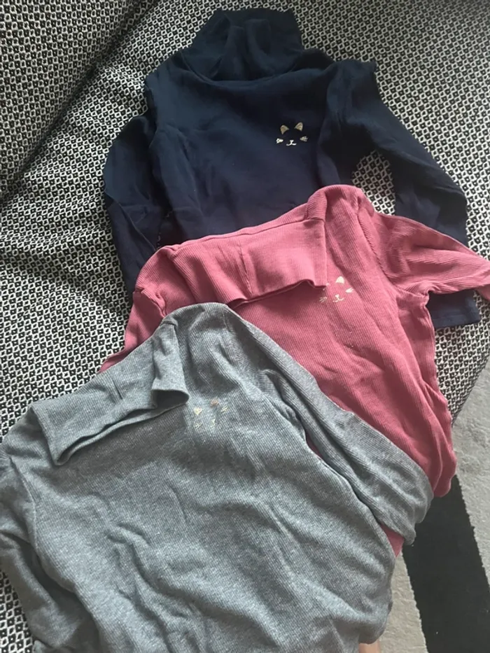 Lot 3 tee shirts col cheminée type sous pull