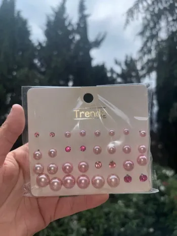 Lot 16 boucles d’oreille