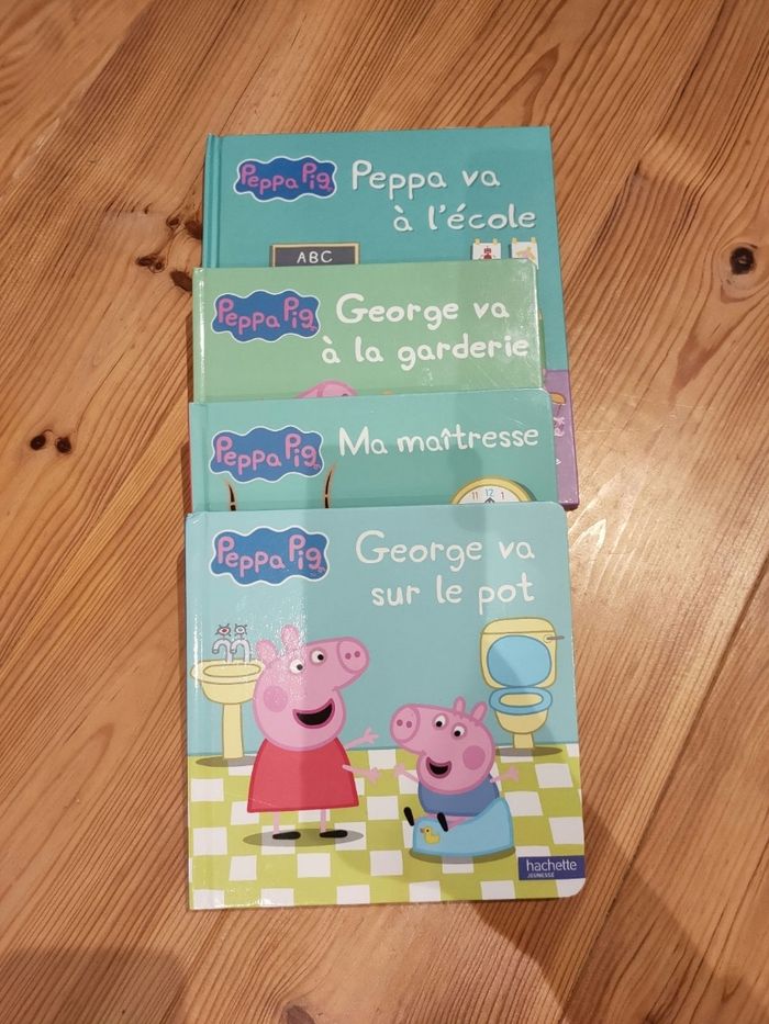 4 livres  Peppa pig