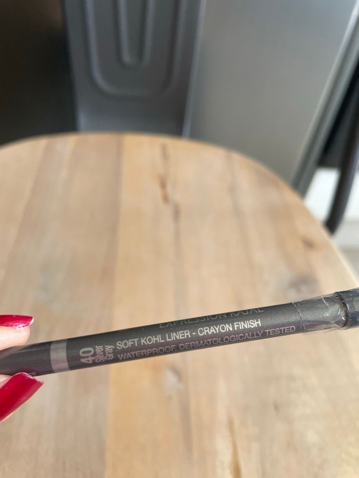 Maquillage Crayon eye-liner waterproof Maybelline - Teinte Silver Grey - Neuf et Scellé - photo numéro 2