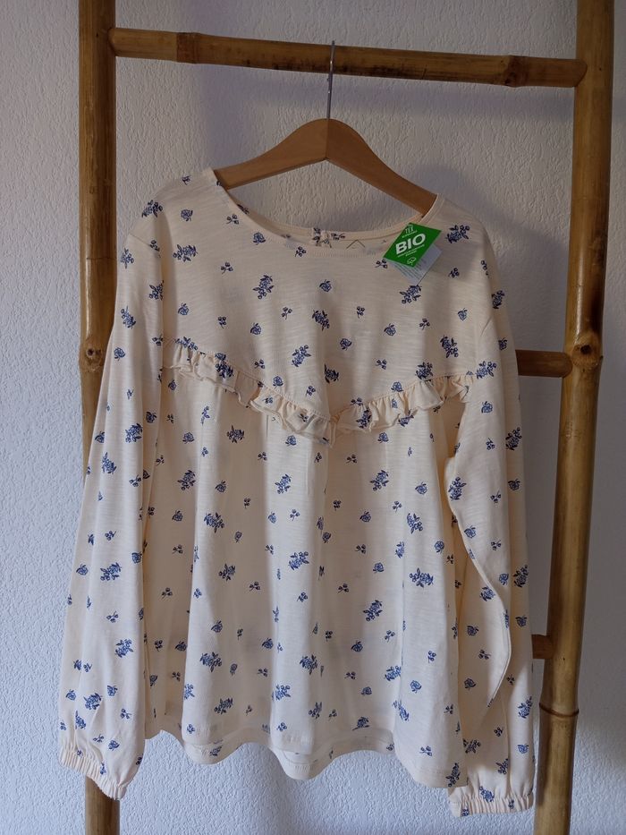 Blouse fleurie Liberty en coton bio taille 9 / 10 ans neuve avec étiquette - photo numéro 1