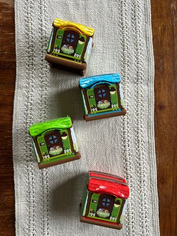 Les mini-maisons Klorofil bleu, jaune, verte et rouge ! Neuves