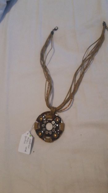 Collier fantaisie kaki