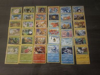 Lot de 114 cartes Pokémon Stars Étincelantes