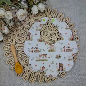 Bavoir forme fleur motif de la 2