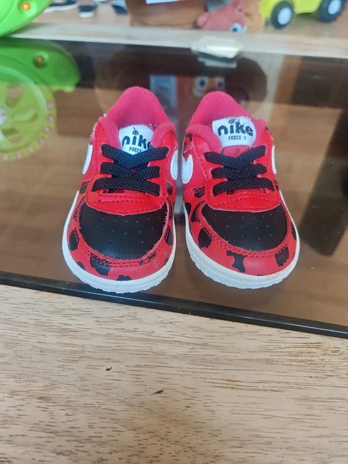 Baskets NIKE mixte p.19,5 - photo numéro 2
