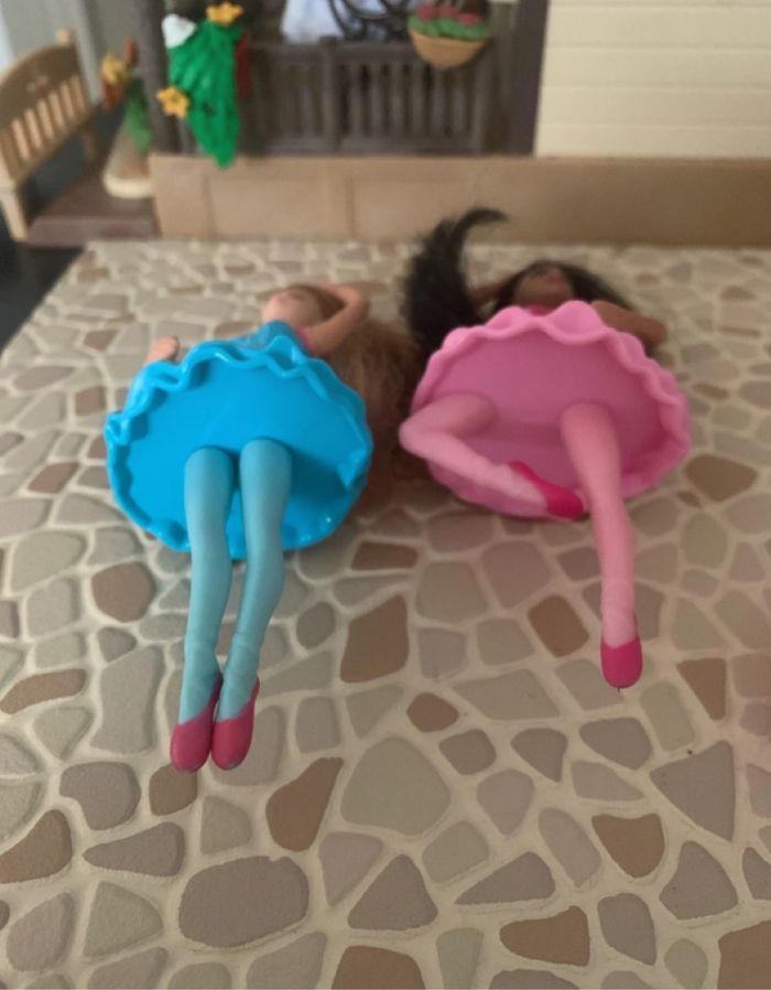 2 figurines Mac Donald s barbie - photo numéro 10