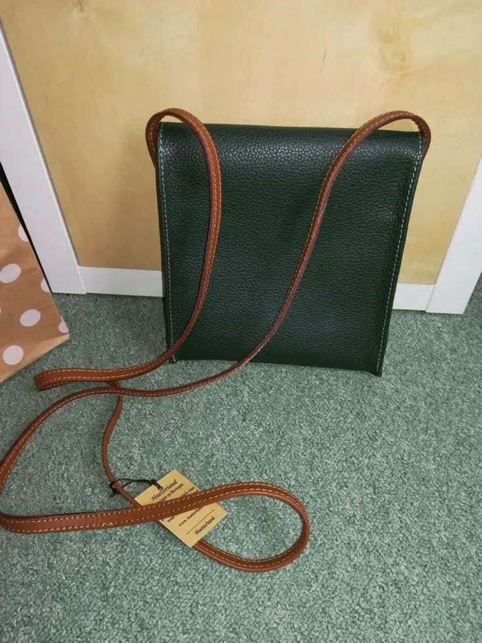 Petit sac à main vert foncé, tout cuir, artisan créateur maroquinerie, neuf avec étiquette - photo numéro 9