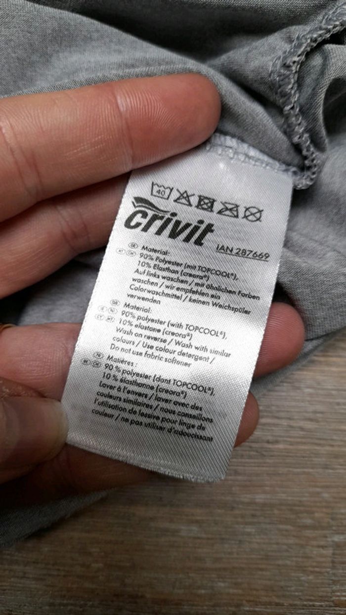 Tee shirt de sport 6 / 8 ans - photo numéro 3