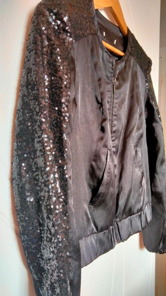 Veste de soirée à sequins style satin - photo numéro 2