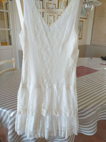 Robe dentelle écru,