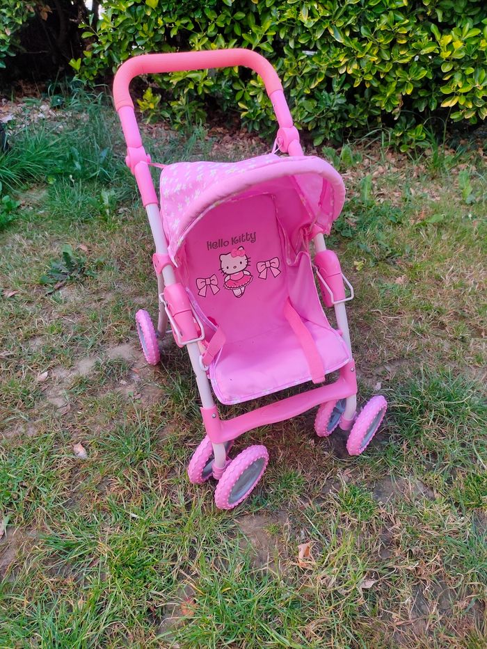 Poussette poupée Hello Kitty