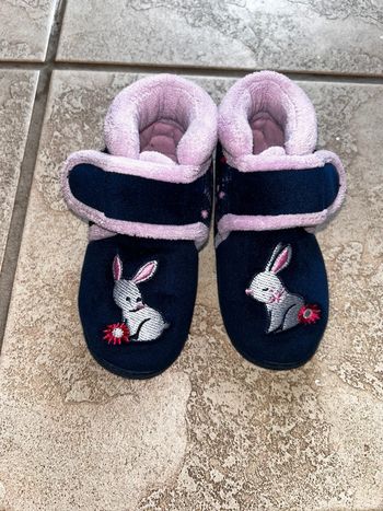 Chaussons isotoner taille 22