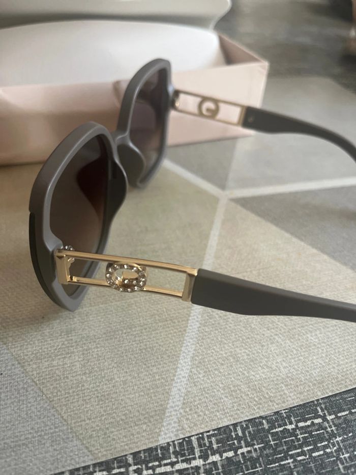 Lunettes soleil - photo numéro 2