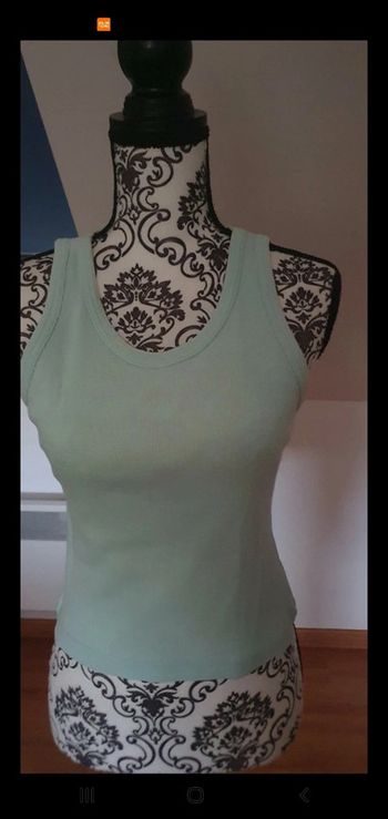 Débardeur vert pâle