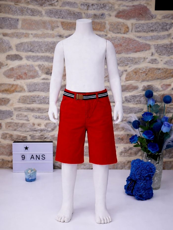 Bermuda slim rouge Garçon taille 9 ans marque Okaidi 🎸