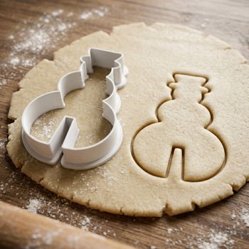 Emporte-pièce Biscuit Sablé Bonhomme de Neige avec Chapeau pour Pâtisserie de Noël