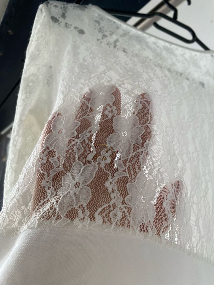 Robe blanche à dentelle - photo numéro 4