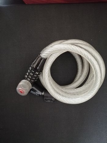 Vends câble antivol 2 roues
