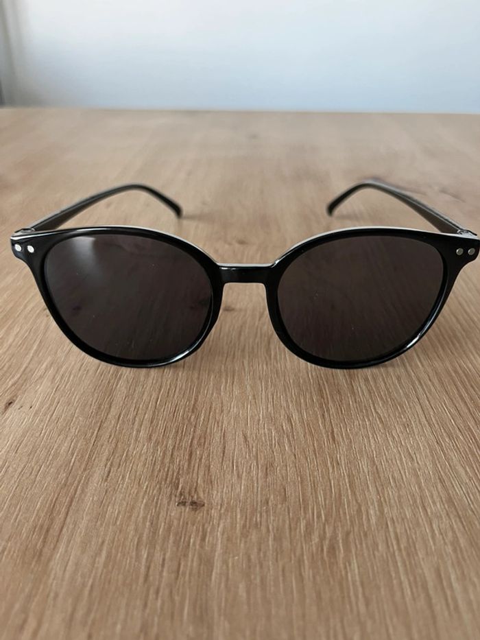 Lunettes de soleil femmes neuves - photo numéro 2