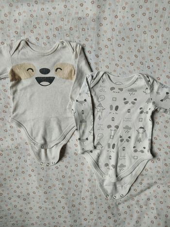 Lot de 2 bodies manches longues Baby Club - Taille 9 mois - Très bon état général
