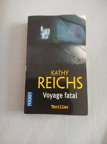 Voyage fatal de Kathy Reichs chez Pocket