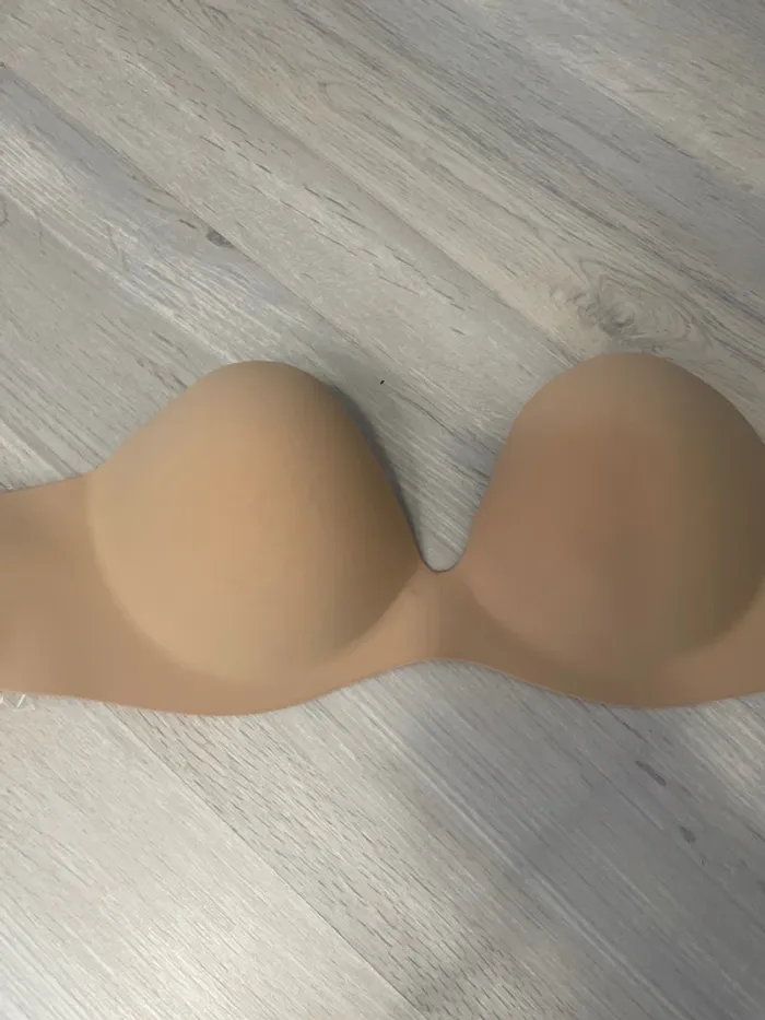 Soutien gorge chair sans bretelles - photo numéro 2