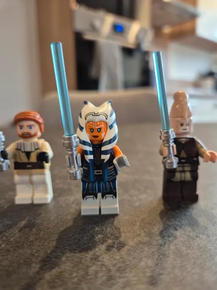 Figurines lego Jedi Obiwan Ashoka et Ki-Adi-Mundi star wars - photo numéro 2