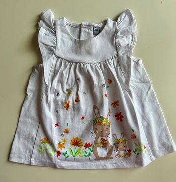 Tee-shirt motif lapins et fleurs taille 6 mois