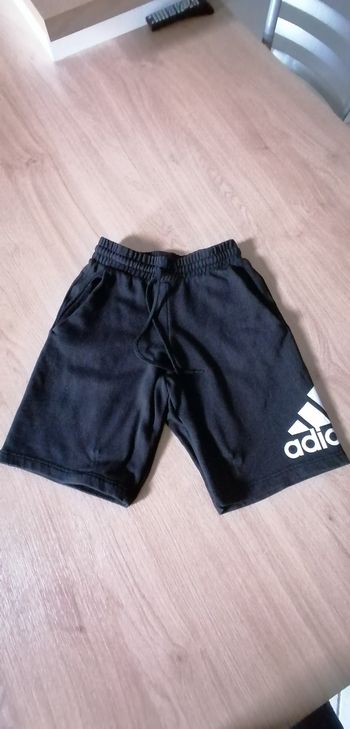 Short Adidas noir taille XS 