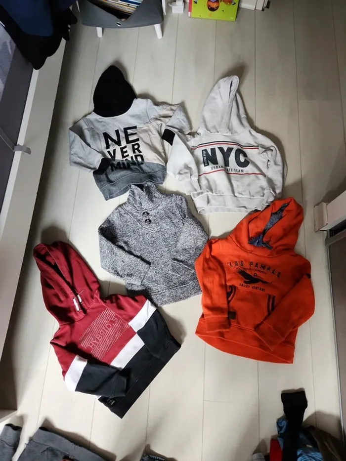 Lot Pull 6ans
