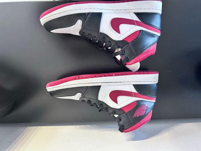 Air Jordan 1 Mid – Pointure 40 – Très bon état – Coloris Bordeaux/Noir/Blanc - photo numéro 4