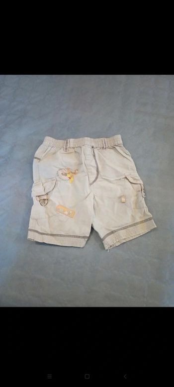 Short Disney taille 2 ans en très bon état