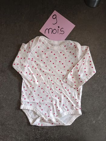 Body blanc coeurs rouges et roses 9 mois