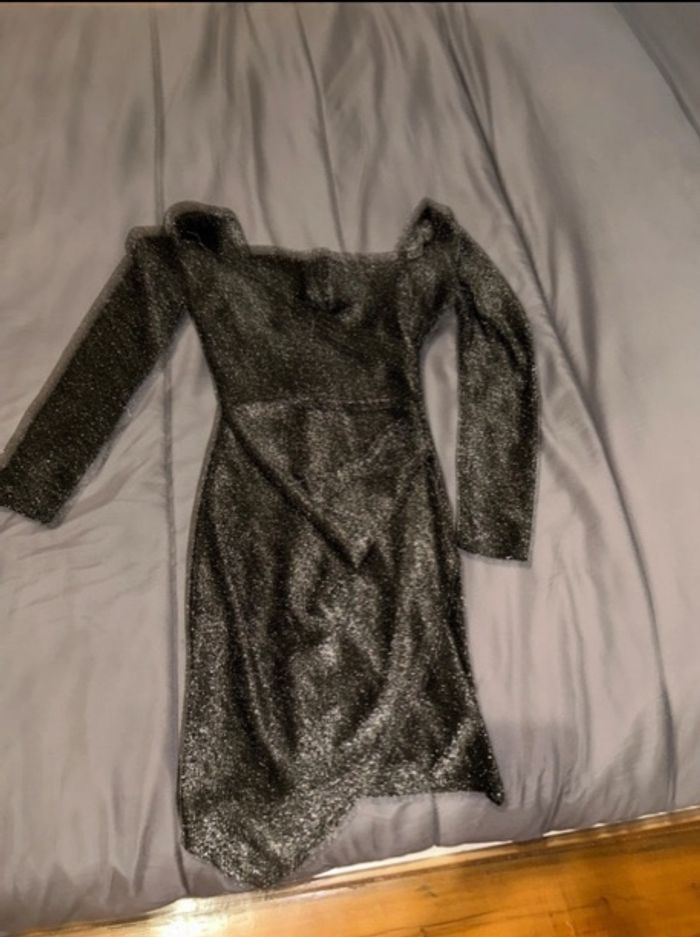 Robe noire, pailletée, - photo numéro 4